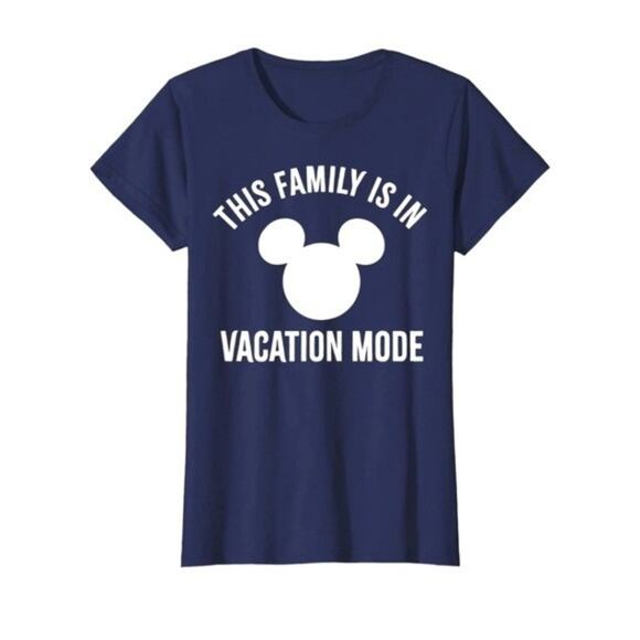 NwT Disney Mickey And Friends This Family Is In Vacation Mode T-Shirt Small - Picture 1 of 6